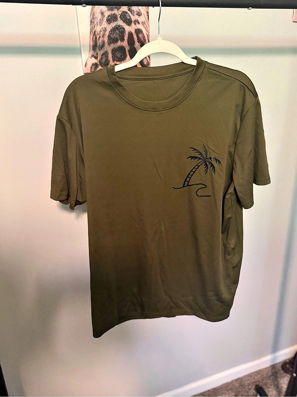 Palm Tree Graphic Tee in Green